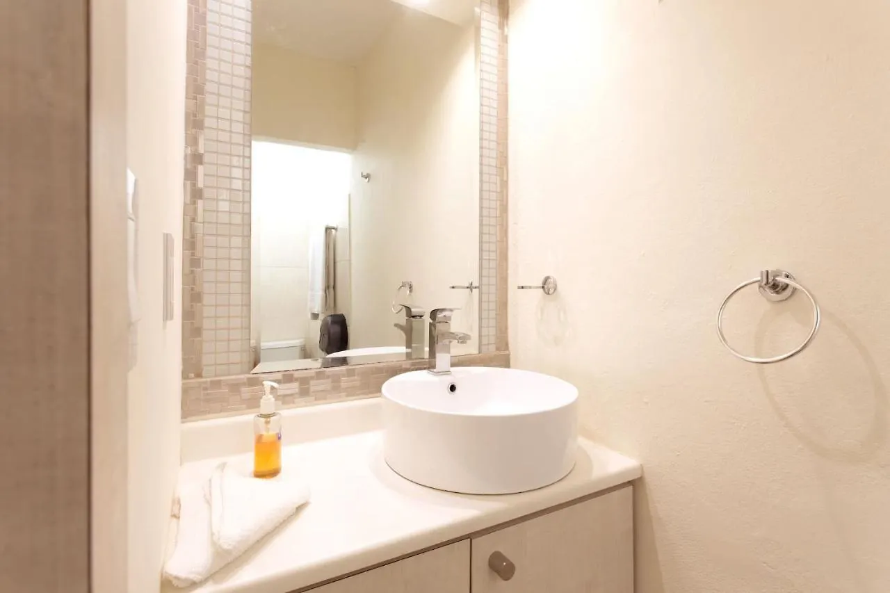 Prime Location At Condado Beach Queen Studio - Apt 10 San Juan Apartment